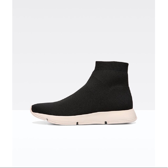 Vince Shoes - Vince Tyra Sock Sneaker size 7.5